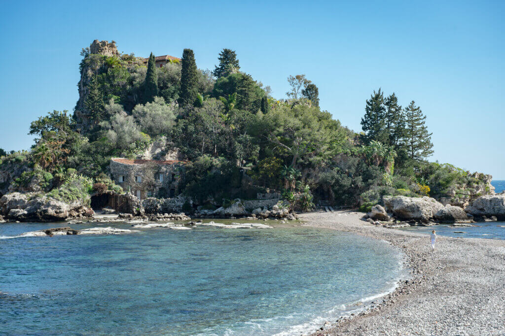 Strand in Taormina, Sizilien